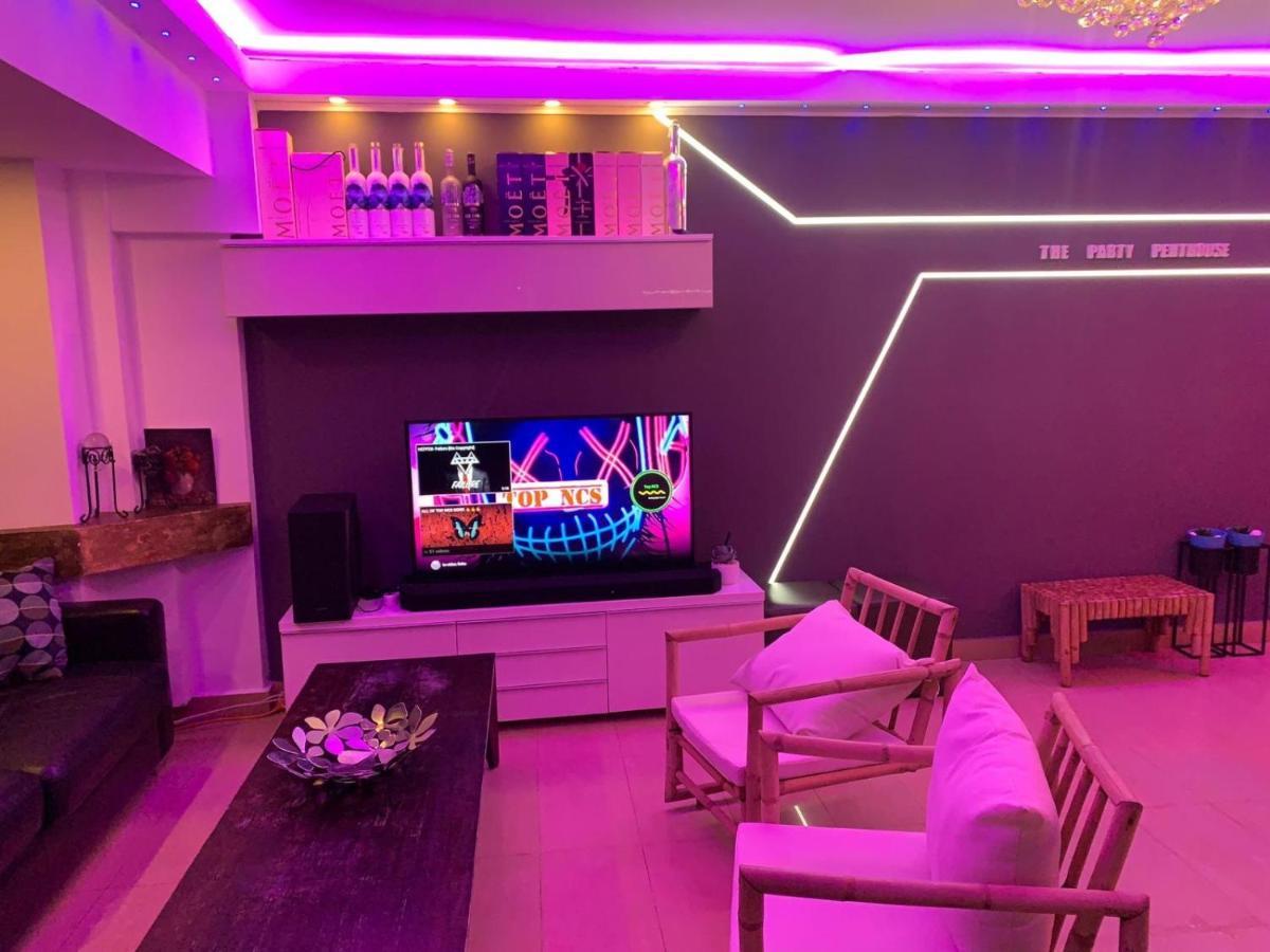 Penthouse Complex 5 * 布加勒斯特