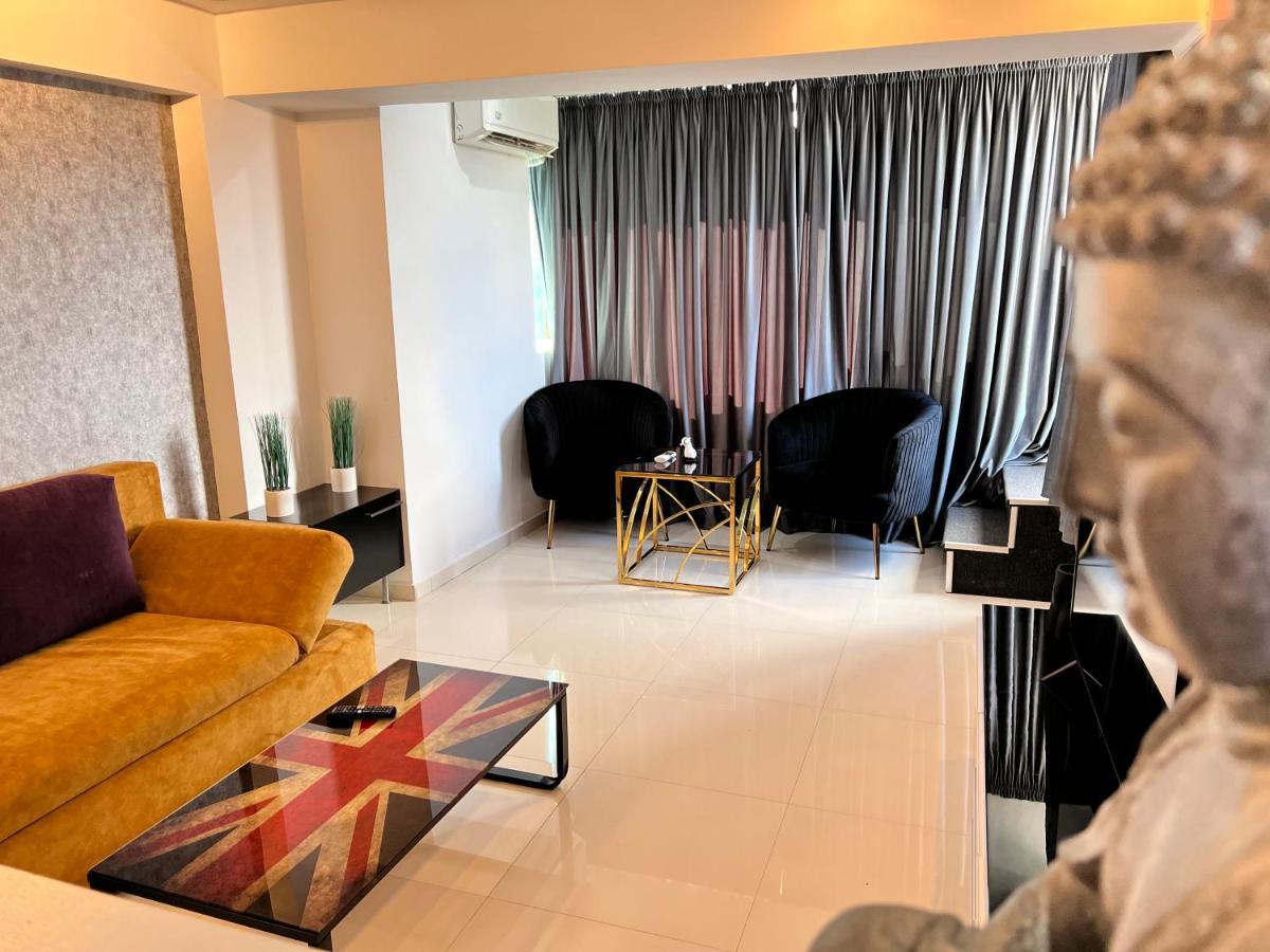 Penthouse Complex 5 * 布加勒斯特